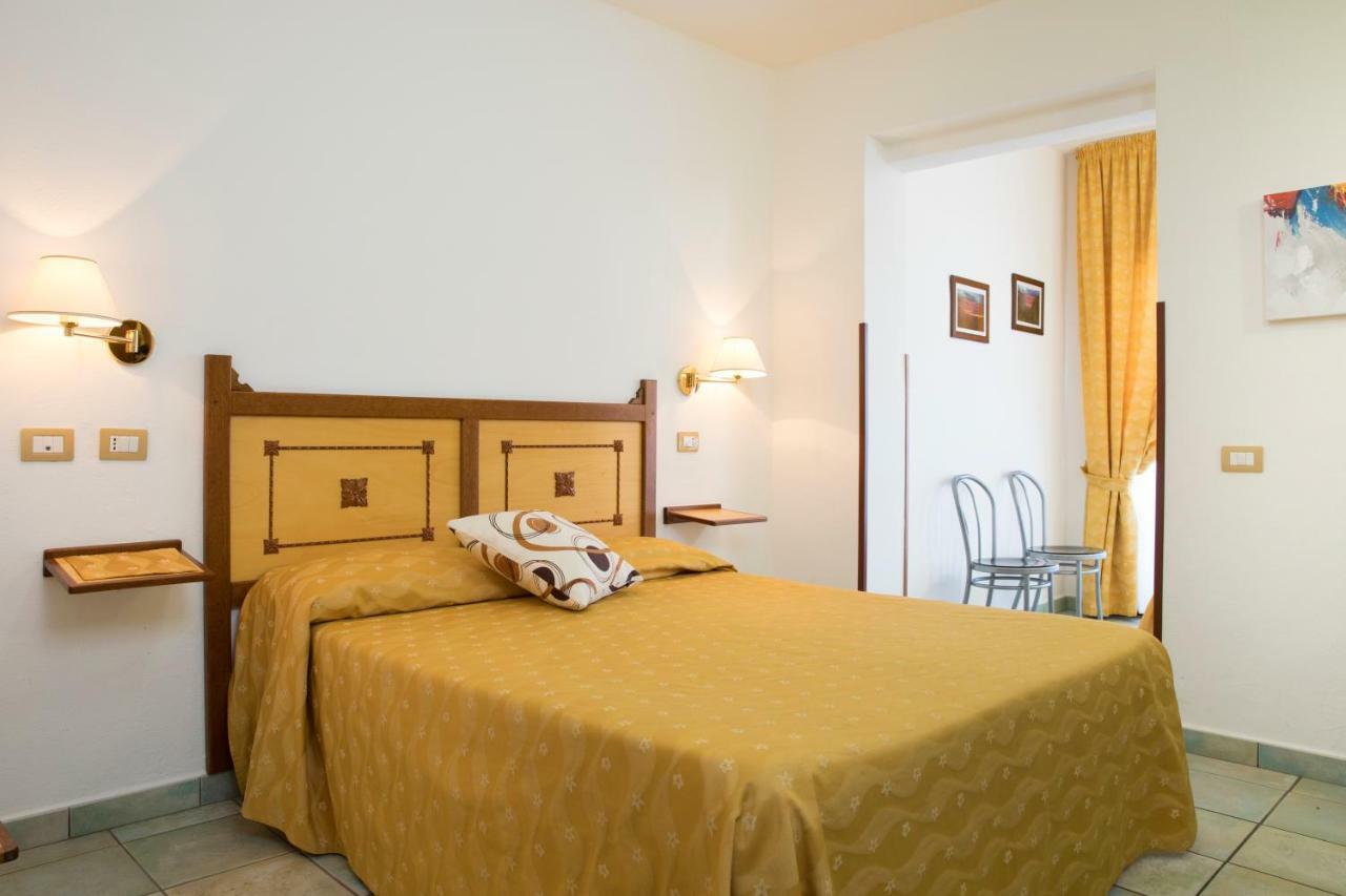 Hotel La Playa Cala Gonone Eksteriør billede
