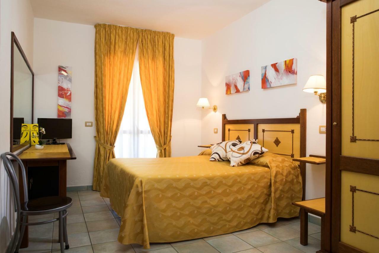 Hotel La Playa Cala Gonone Eksteriør billede